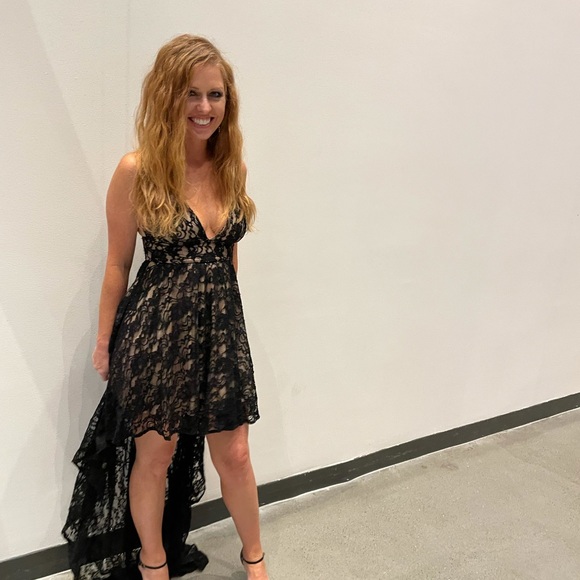 Meet your Posher, Courtney - Picture 4 of 5